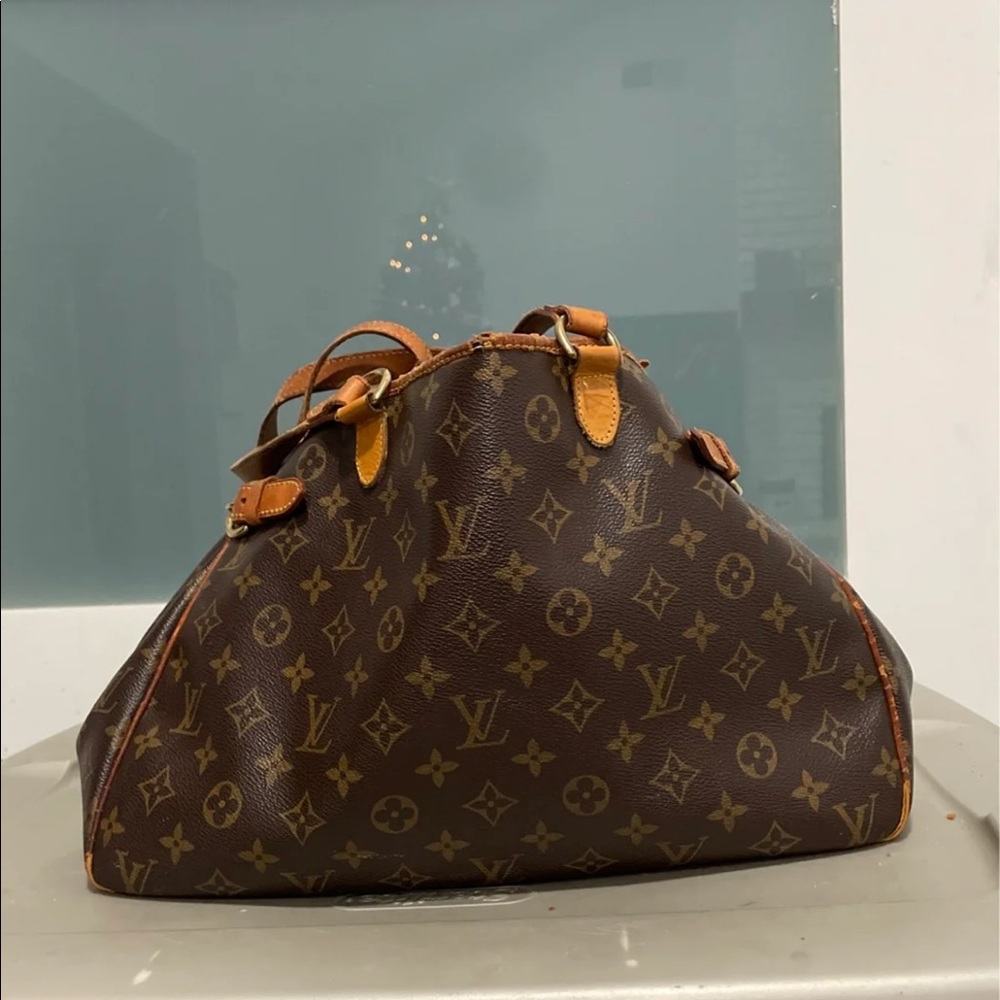 Louis Vuitton Monograme bag.